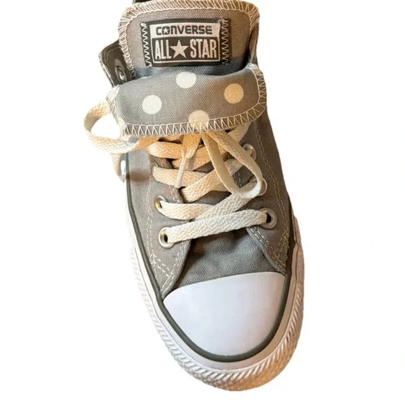 Converse Low-Top Sneakers in Light Gray and White Size 7 - Picture 3 of 8